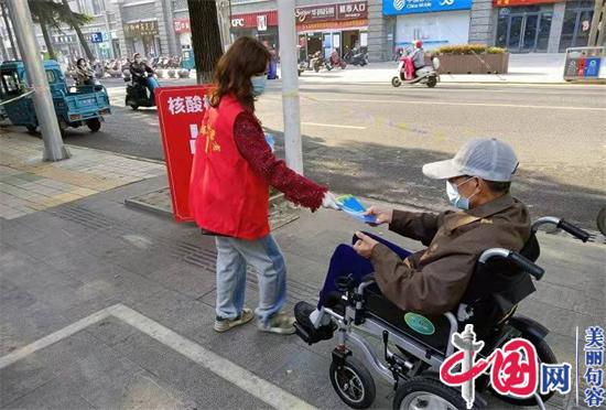 句容市崇明街道：讓書香陪伴“核酸檢測” 汲取精神文化食糧