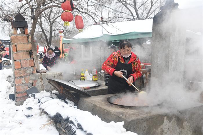 江蘇淮安老子山龜山傳統(tǒng)村落長(zhǎng)桌宴迎新年