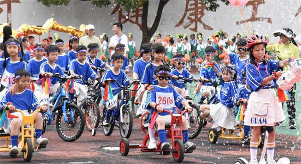 運動展風采 逐夢向未來