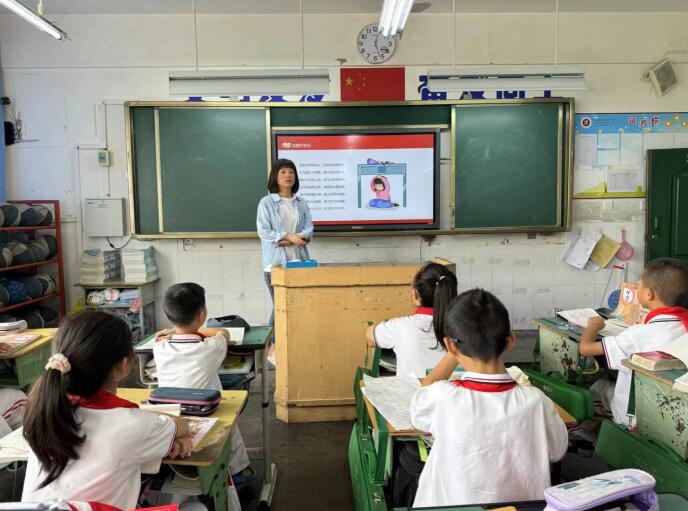 “防震減災” 我們在行動——江油市勝利街小學五年級七班開展主題班會活動