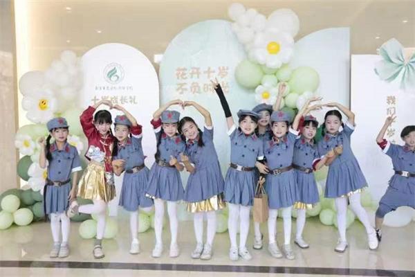 浙江省東陽市花外小學部這場“集體生日會”太驚喜