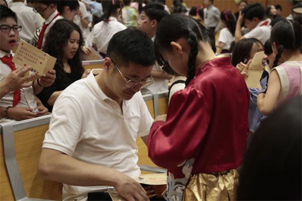 浙江省東陽市花外小學部這場“集體生日會”太驚喜