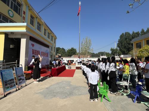 童心助殘 愛心相伴 唐縣第八幼兒園走進特教學校獻愛心活動